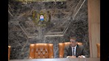 محافظ أسيوط يتابع توفير الأجهزة التكنولوجية لتشغيل مجمعات الخدمات الحكومية.. والس (3)