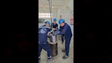جانب من عمل المهندسين والفني بالورش