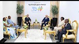 الرئيسان السيسي وماكرون في مقر جامعة سنجور (3)