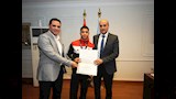 محافظ أسيوط يكرم أبطال المشروع القومي للموهبة بعد تتويجهم بميداليات البطولة الأفريقية للمصارعة (5)