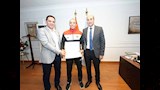 محافظ أسيوط يكرم أبطال المشروع القومي للموهبة بعد تتويجهم بميداليات البطولة الأفريقية للمصارعة (9)