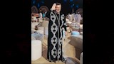 قفطان باللون الأسود