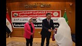 محافظ القليوبية يودع الحجاج ويسلمهم ملابس الإحرام