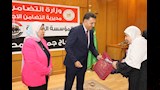 محافظ القليوبية يودع الحجاج ويسلمهم ملابس الإحرام