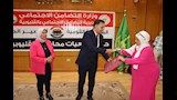 محافظ القليوبية يودع الحجاج ويسلمهم ملابس الإحرام