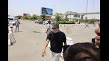 الفنان جما عبدالناصر يشارك في الجنازة (2)