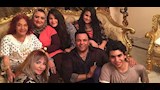 محمد فؤاد و اسرته مع ماجدة وغادة نافع