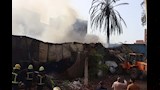  محافظ القليوبية ومدير الأمن يتابعان جهود السيطرة على حريق منشآت شلقان (6)