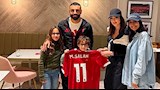كيف استقبل محمد صلاح أبناء تامر حسني؟ - فيديو