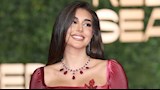 بحر وباقة ورود.. ياسمين صبري تستعرض جمالها في كان