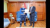 تكريم لمسعف