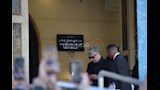 أحمد أبو زهرة يتنظر قدوم الأصدقاء والفنانين عزاء والده عبدالرحمن أبو زهرة (1)