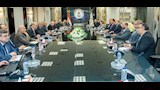 خلال الاجتماع