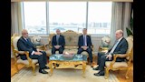 خلال الاجتماع
