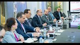 خلال الاجتماع