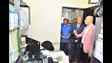 محافظ أسيوط يفاجئ مستشفى المبرة لمتابعة انتظام العمل والوقوف على مستوى الخدمات الطبية المقدمة للمرضى (3)
