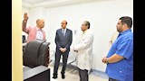 محافظ أسيوط يفاجئ مستشفى المبرة لمتابعة انتظام العمل والوقوف على مستوى الخدمات الطبية المقدمة للمرضى (1)