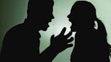 سيدة بالمنيا تستعين بـ 4 شباب لضرب زوجها.. والدة الضحية تكشف الأسباب وموقف المعتدين