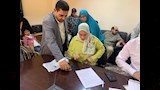 جنوب سيناء تسلم 10 عقود عمل لذوي الهمم ضمن خطة لتوفير 40 فرصة (صور)