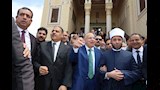 نقيب الأشراف يؤدي صلاة الجمعة بمسجد عبدالحليم محمود بالشرقية (1)_1