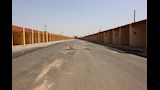 محافظ المنيا يتفقد التجهيزات النهائية لسوق بني مزار (6)