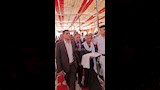 لحظة تسليم الكفن