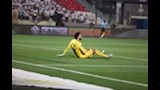 أصيب حارس مرمى الزمالك المهدي سليمان ليغادر المباراة ويدخل بدلا منه محمد عواد