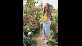 منة فضالي رفقة كلابها (2)