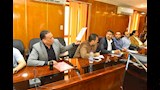 محافظ أسيوط يوجه بعلاج طفل وطفلة على نفقة الدولة ويمنح وحدة سكنية لأرملة خلال لقاء المواطنين