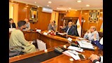 محافظ أسيوط يوجه بعلاج طفل وطفلة على نفقة الدولة ويمنح وحدة سكنية لأرملة خلال لقاء المواطنين