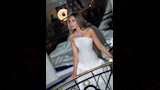 هنا الزاهد بفستان ابيض