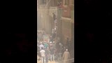 أهالي أرض الحافي ينقذون عشرات الأطفال من حضانة بعد حريق مصعد (3)
