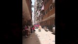 أهالي أرض الحافي ينقذون عشرات الأطفال من حضانة بعد حريق مصعد (8)