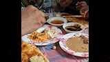 أهالي قوص يستقبلون وزير الري ومحافظ قنا بالفطير والجبن القديم (5)