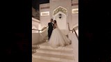 تصوير كروان وزوجته في الفندق