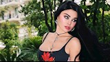 "طرحة سوداء وفستان مكشوف".. هيفاء وهبي تتألق في مهرجان "كان"