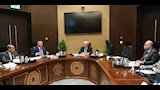 نائب رئيس الوزراء يستعرض مشروع القطار الكهربائي (2)
