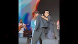 عمرو دياب مع ابنيه عبدالله وكنزي بحفل الجامعة الامريكية (7)