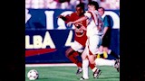 أحمد فيلكس ومعتمد جمال أثناء مباراة الأهلي والزمالك 1996 (2)