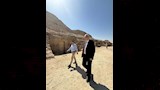 السفير السويدي يتناول البتاو والفطير في أحد حقول المنيا (11)_11