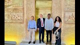 قعد على "الحصير"وأكل "بتاو وفطير".. السفارة السويدية تحتفي بزيارة سفيرها للمنيا - صور