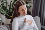 سبب الشعور بضربات القلب- حسام موافي يحذر: عرض لهذه الأمراض
