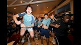 احتفال لاعبو أرسنال بلقب الدوري الإنجليزي