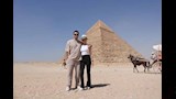 فنانون عالميون يزورون الأهرامات  (5)