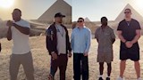 وسط نجوم الملاكمة.. تركي آل الشيخ يروج لموقعة أهرامات الجيزة