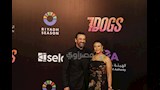 كريم عبد العزيز وزوجته في العرض الخاص لفيلم 7 Dogs  (7)