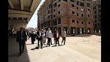 محافظ القاهرة يتفقد مشروع مدينة الأمل الجديدة (5)