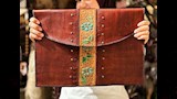 طلاب تربية فنية العاصمة يوظفون التراث في مشغولات فنية (10)