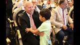 محافظ القاهرة يشارك في توزيع لحوم ومواد غذائية على 1000 أسرة بمدينة نصر (20)