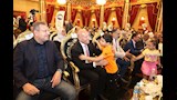 محافظ القاهرة يشارك في توزيع لحوم ومواد غذائية على 1000 أسرة بمدينة نصر (15)